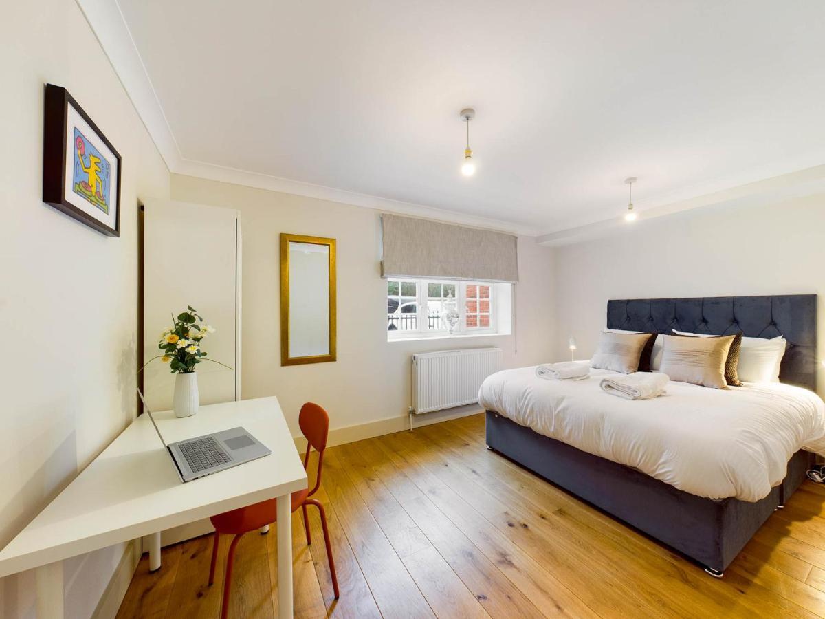 Redhill Town Centre Apartments By Livingo Esterno foto