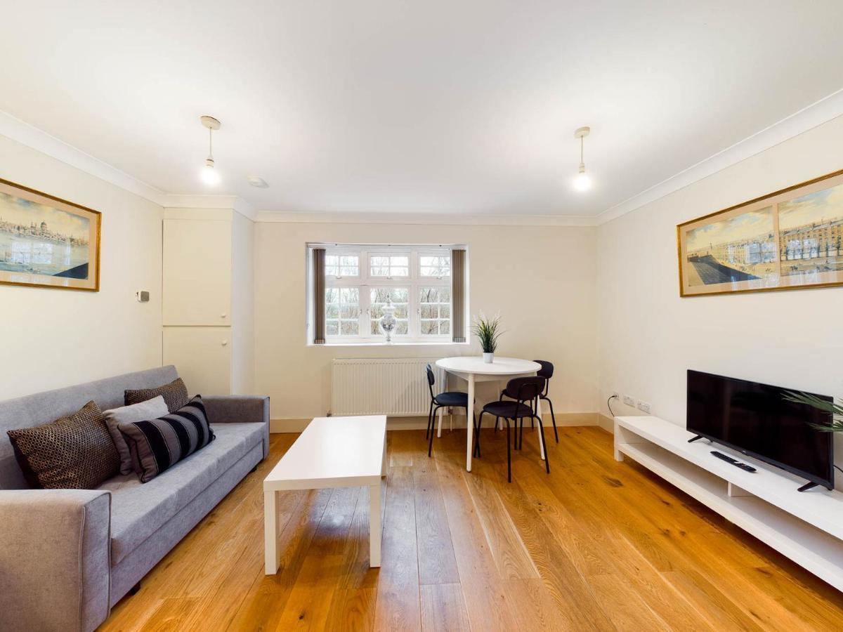 Redhill Town Centre Apartments By Livingo Esterno foto