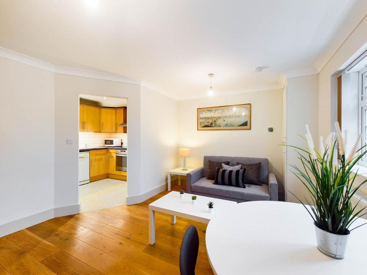 Redhill Town Centre Apartments By Livingo Esterno foto