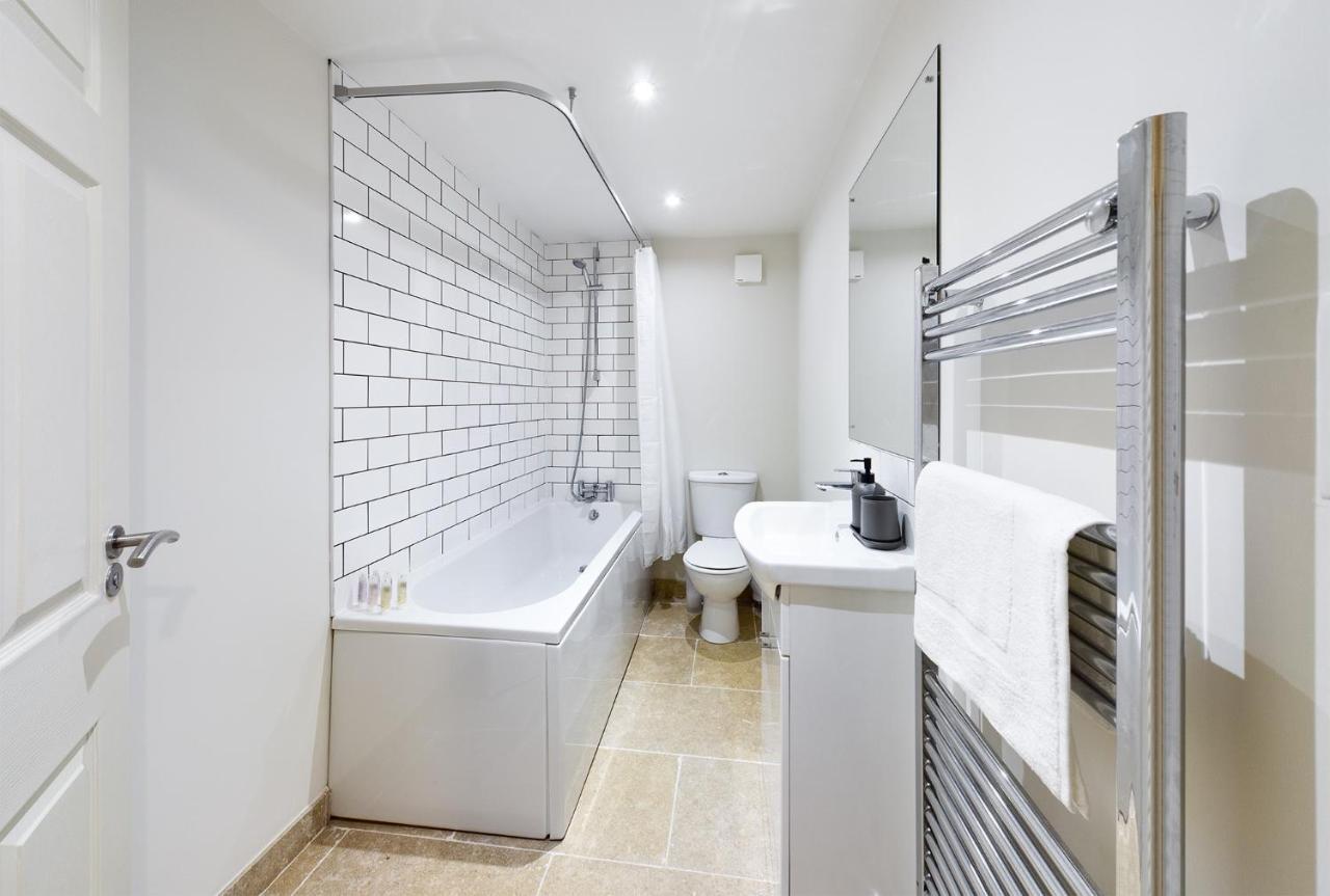 Redhill Town Centre Apartments By Livingo Esterno foto