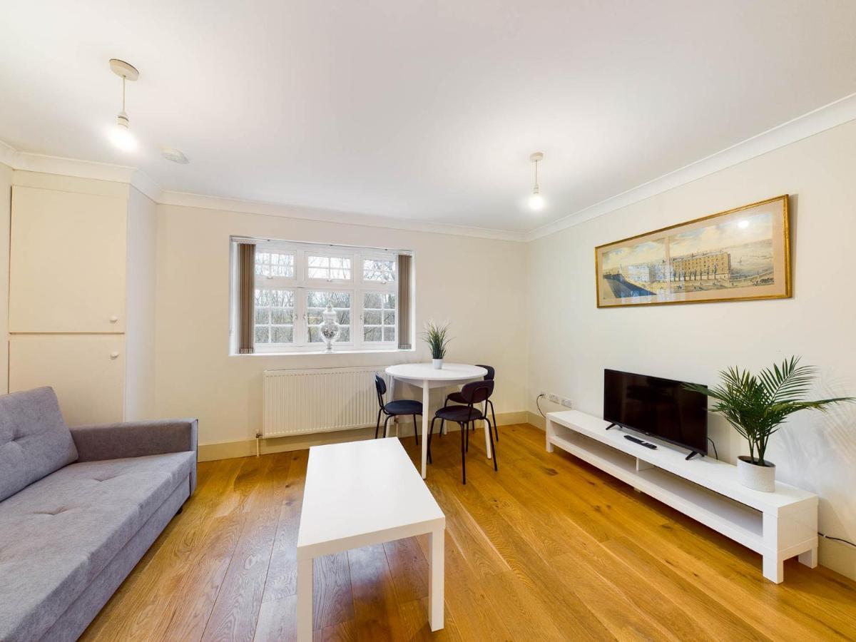 Redhill Town Centre Apartments By Livingo Esterno foto