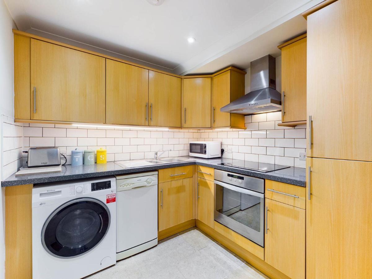 Redhill Town Centre Apartments By Livingo Esterno foto