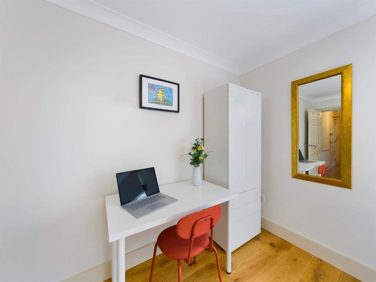 Redhill Town Centre Apartments By Livingo Esterno foto